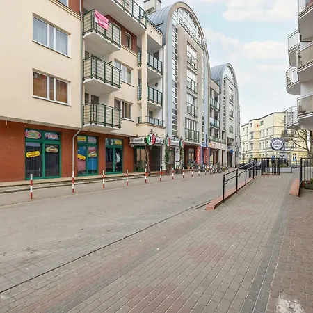 Jasny I Delikatny Apartament Sun Seasons 24 W Kolobrzegu By Noclegi Renters Apartment