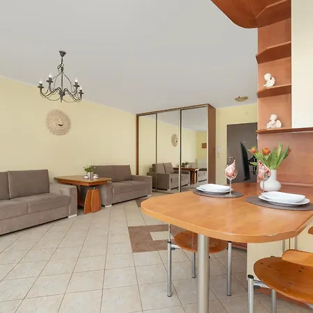 Jasny I Delikatny Apartament Sun Seasons 24 W Kolobrzegu By Noclegi Renters Kolobrzeg