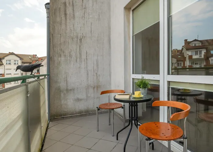 Jasny I Delikatny Sun Seasons 24 W Kolobrzegu By Renters *