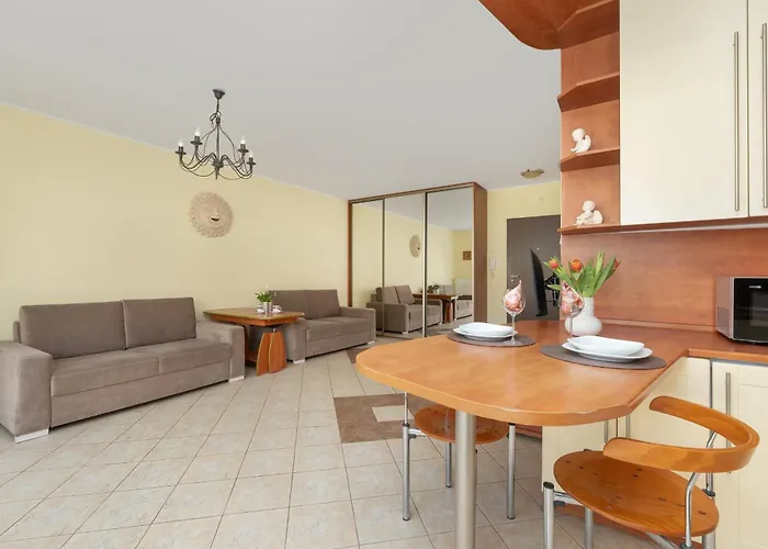 Jasny I Delikatny Sun Seasons 24 W Kolobrzegu By Renters Kołobrzeg