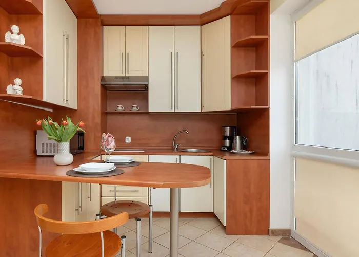 Jasny I Delikatny Sun Seasons 24 W Kolobrzegu By Renters *